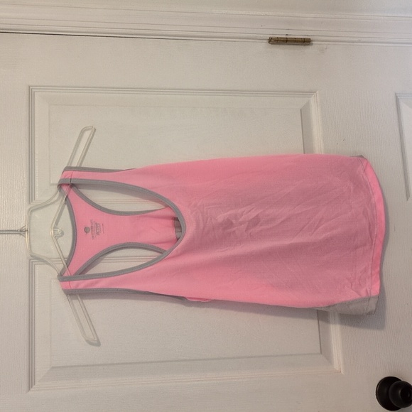 Women's Assorted Athletic Shirts - Lot Of 7 - Picture 7 of 15